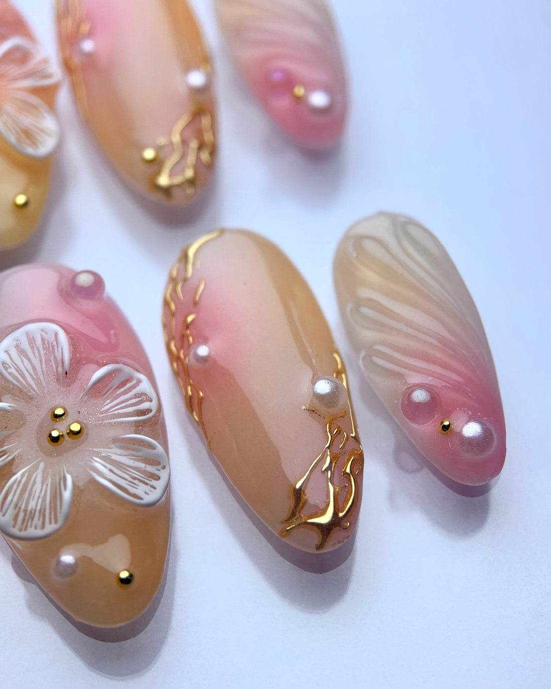 Handmade Peach Floral Elegance Nail Art with Gold Pearl Press on Nails S99