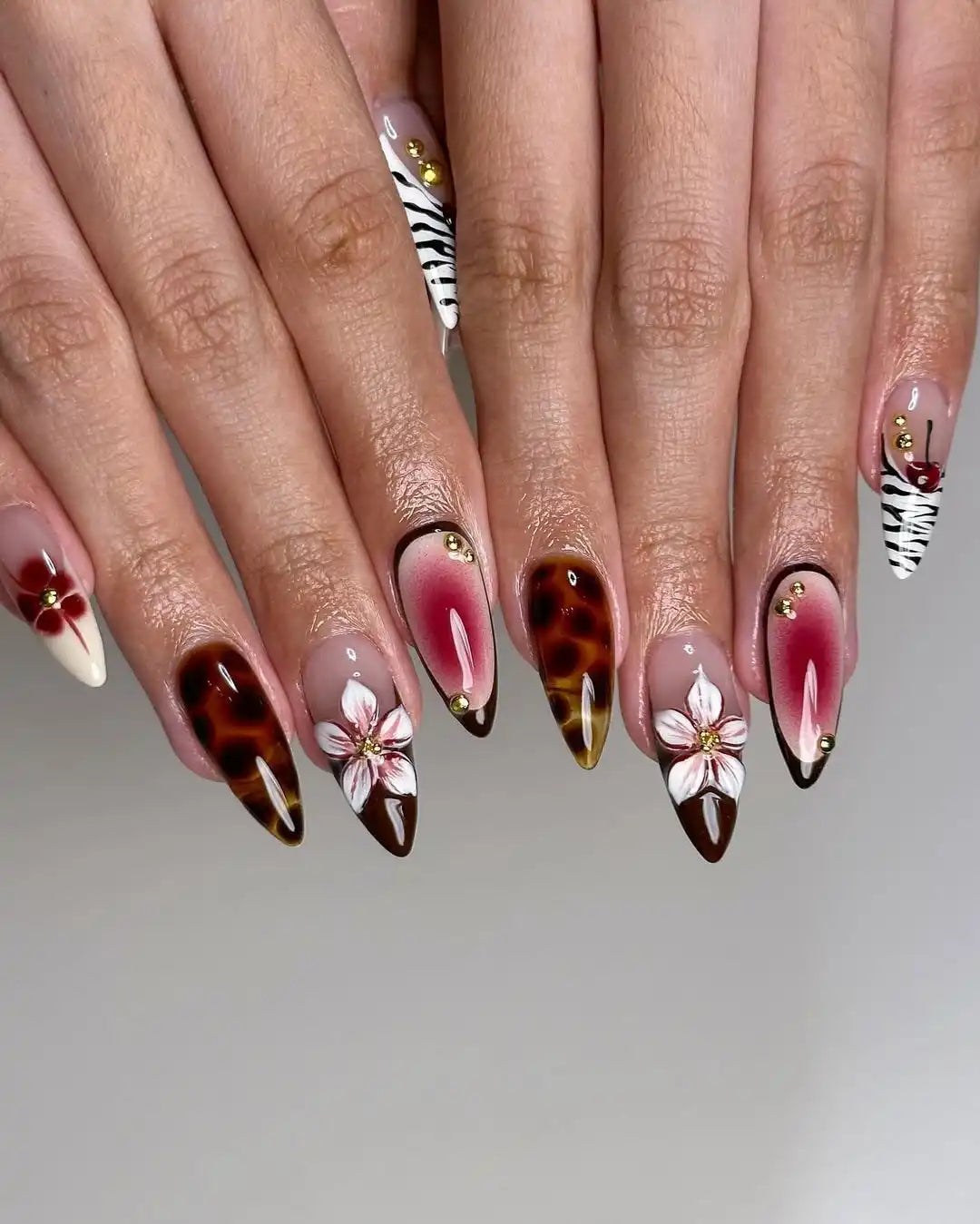 Handmade Blossom Beautiful Aura Cherry Brown & White Press-on Nails S19