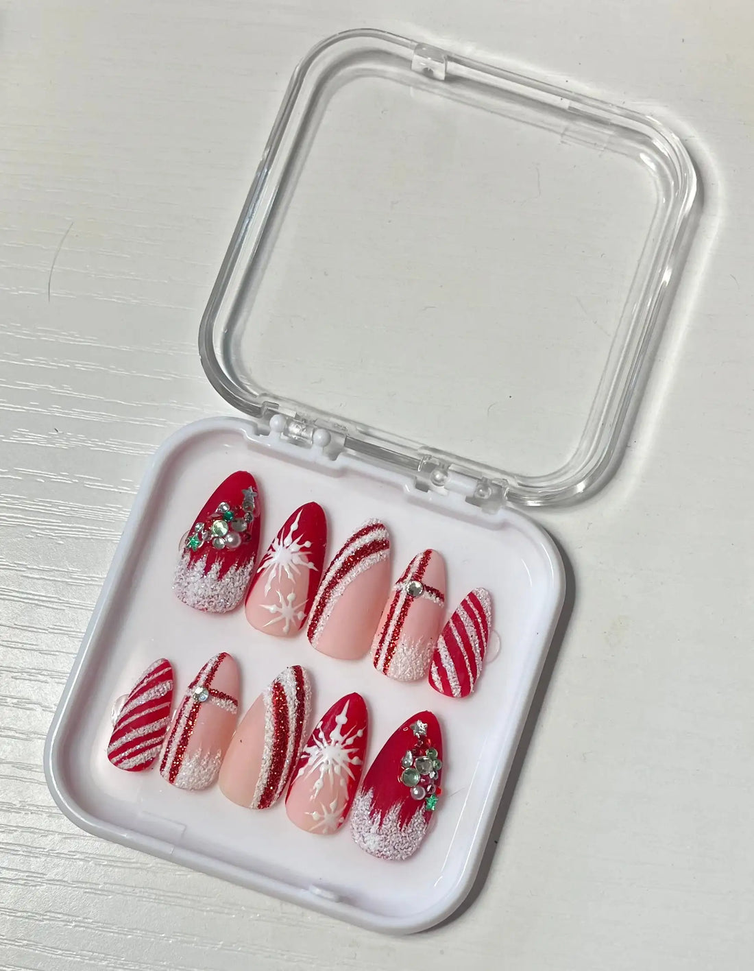 Handmade Christmas Snow Themed in Red Press on Nails Y55