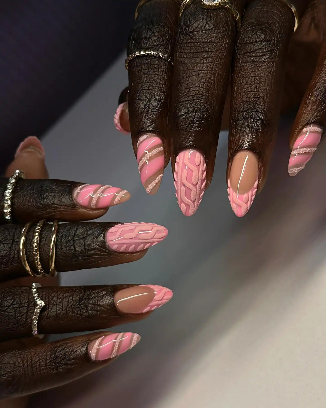 Handmade Pink Sweater Texture and Glitter Stripe Design Press on Nails Q14