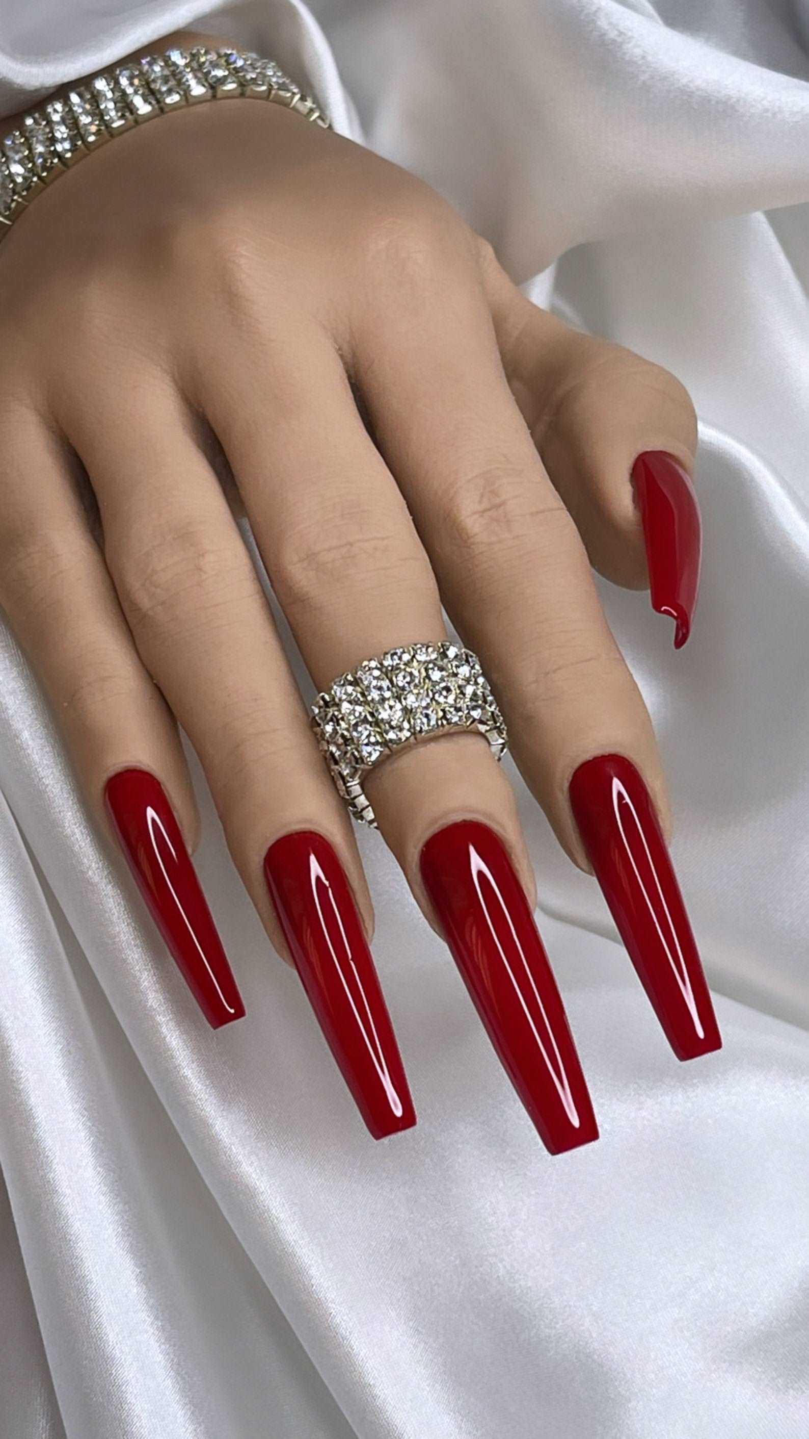 Luxurious Classic Red Nails - Custom Handmade Gel Fake Nail