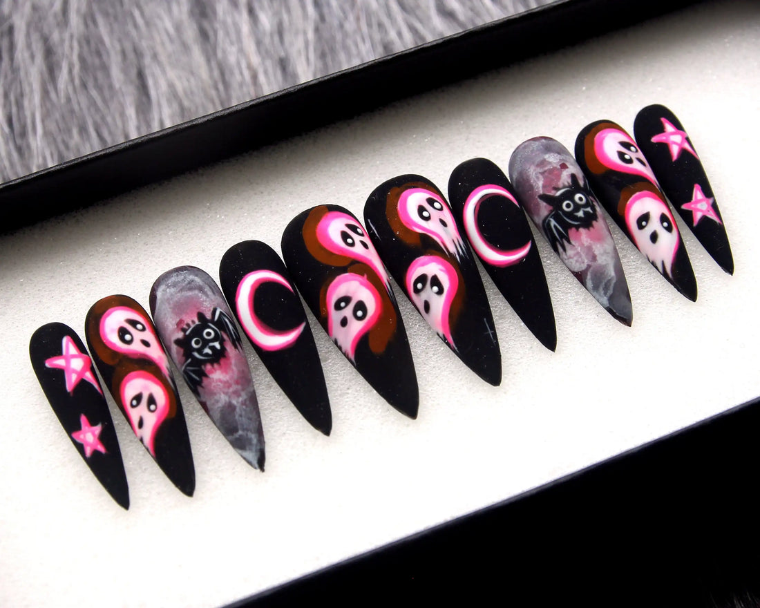 Scream Night with Bats Halloween Press on Nails - Classy Spooky Fingernails O64
