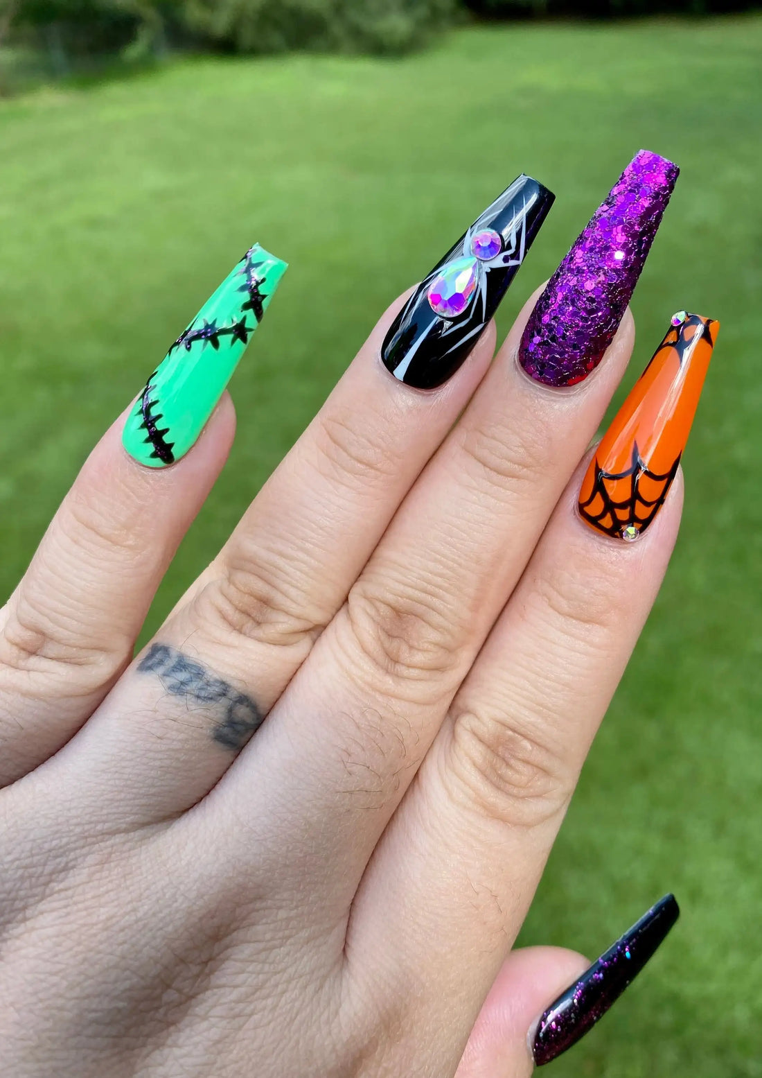 Handmade Spooky Spiderweb Glitter Halloween Press on Nails E45