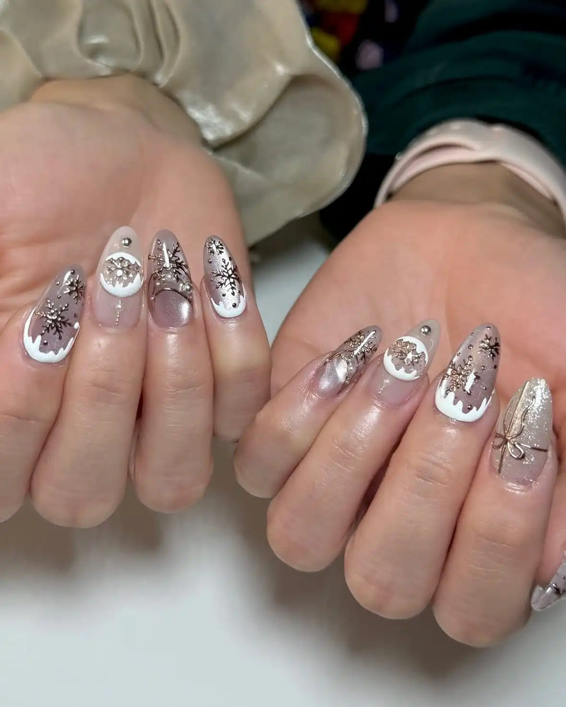 Handmade White Snowflake Glitter Pearl Winter Christmas Press on Nails Z04
