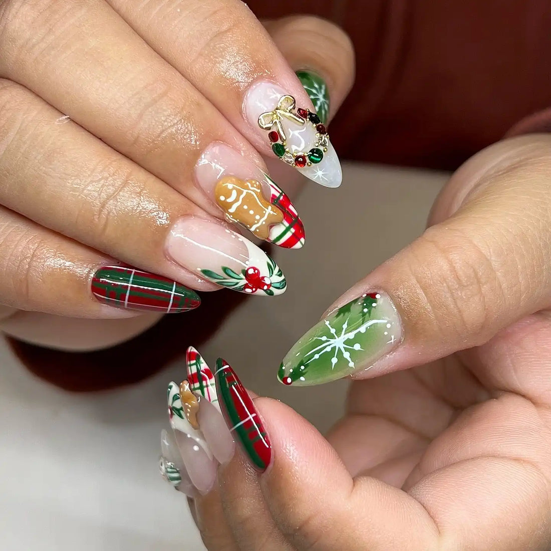 Handmade Christmas Plaid Gingerbread Holly Wreath Press on Nails V60