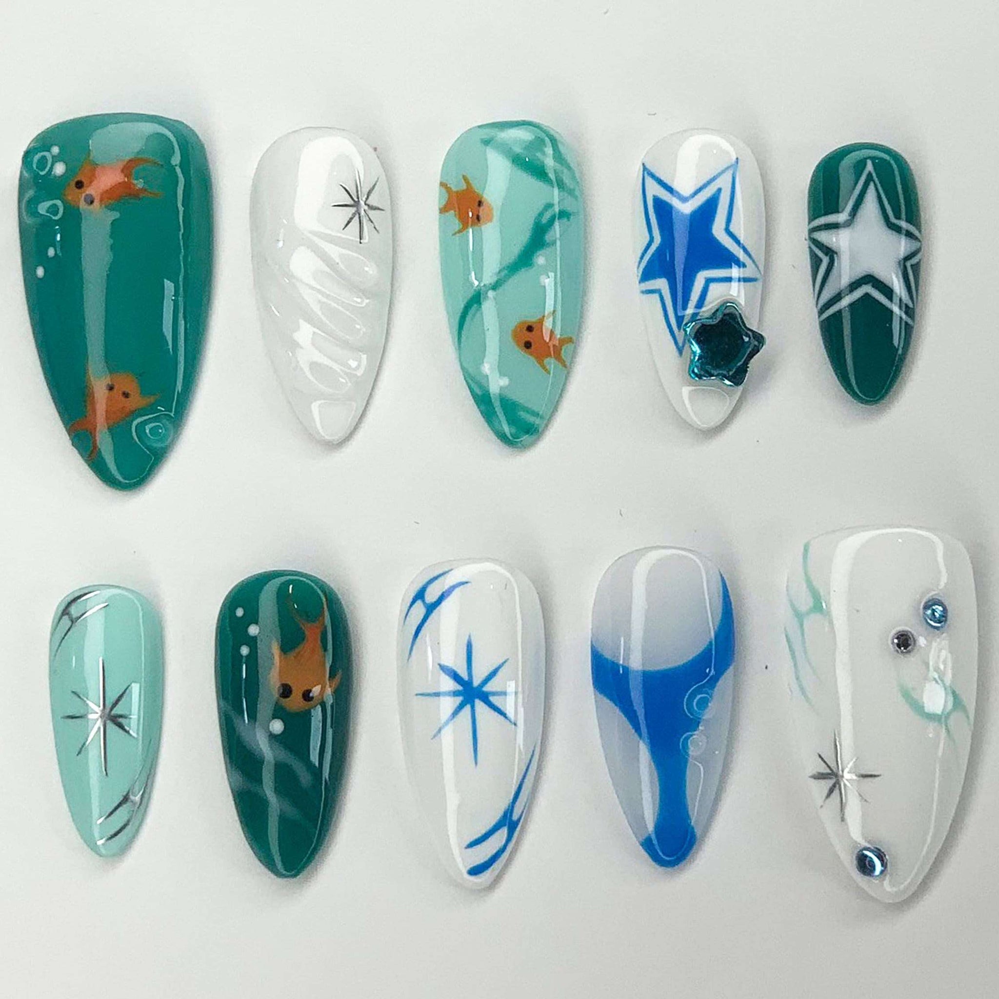 Marine Love Handmade Press On Nails - Fish and Star Design