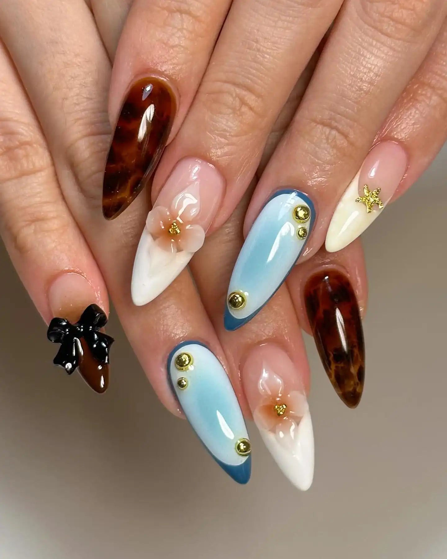 Handmade Aura Ribbon Knot with Flowers and Gold Press on Nails Z73