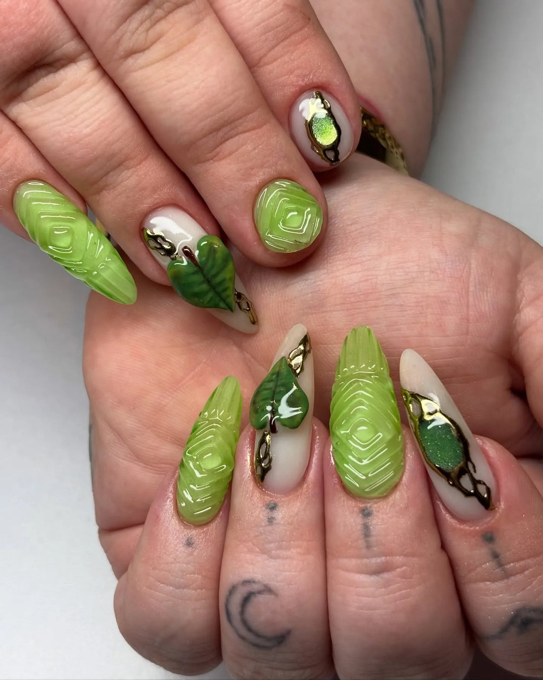 Handmade Botanical Green Leaf 3D Gold Chrome Artistic Press on Nails O73