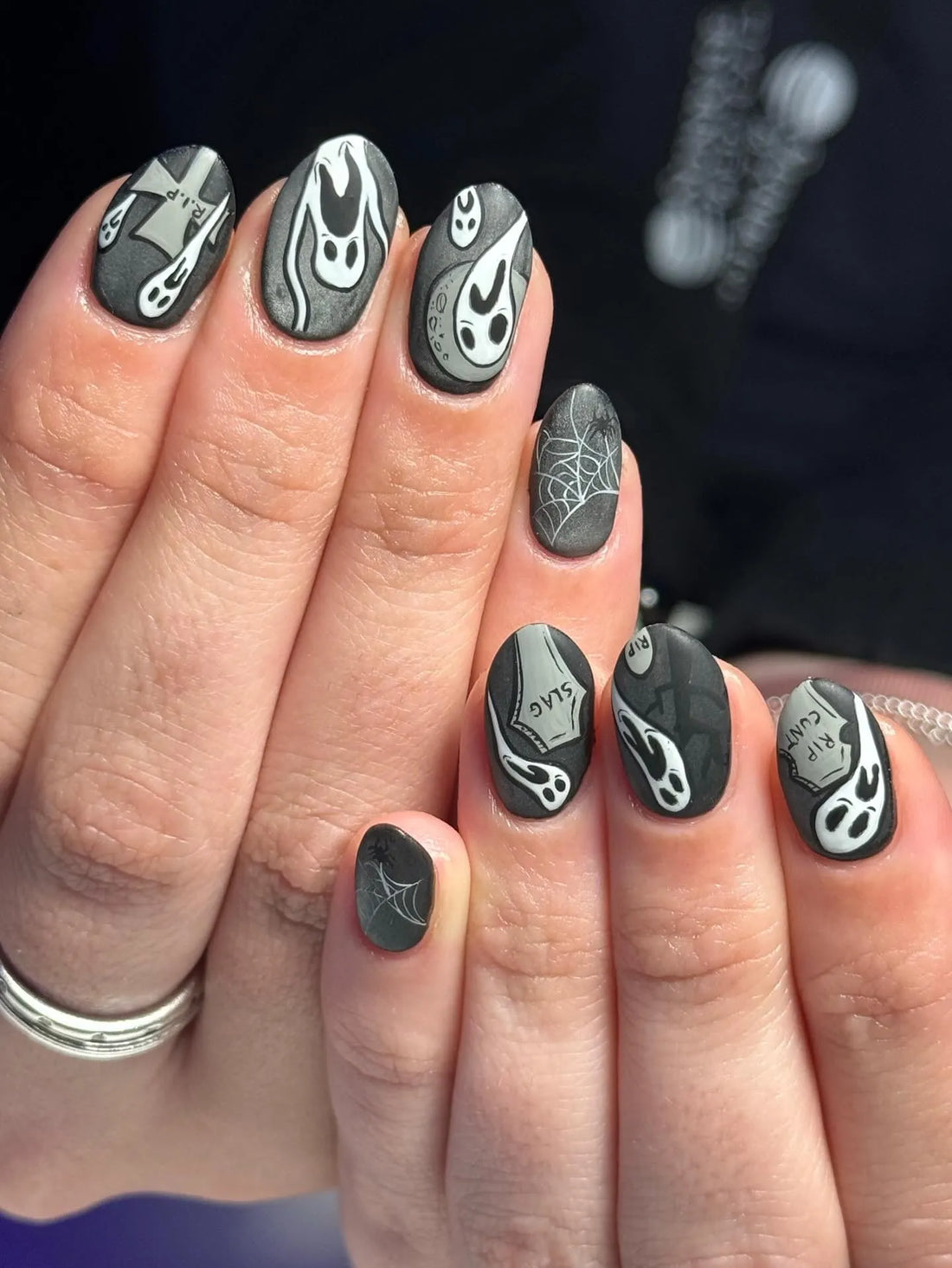 Handmade Charcoal Grey Ghost-face Screaming Ghost Gravestone Press on Nails QB4