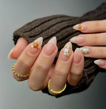 Handmade Dainty Nude White Spiderweb Pumpkin Flower Minimalist Ghost Fake Nails PV0