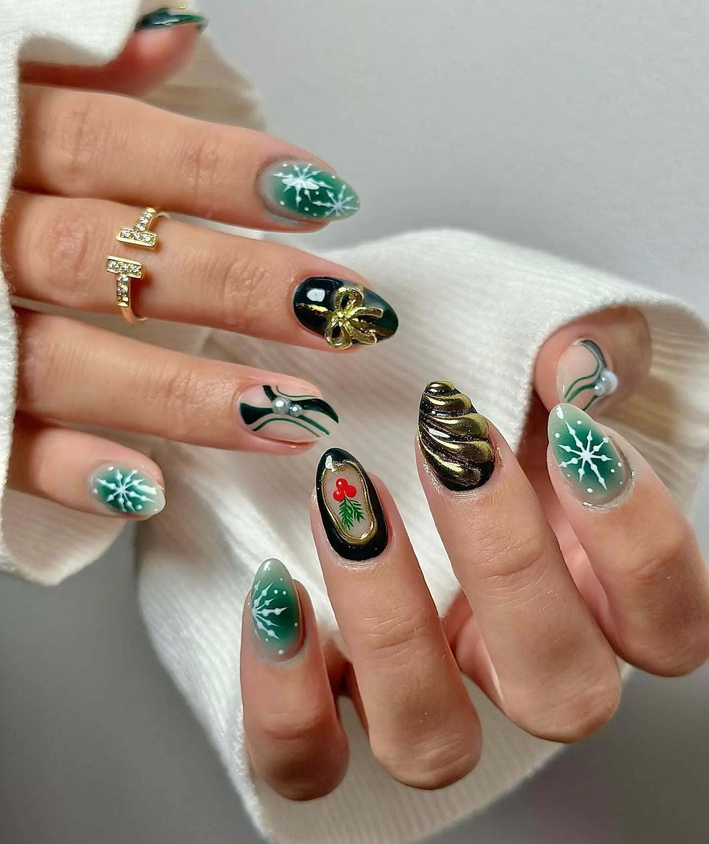 Handmade Gold Bow Snow Globe Snowflake Winter Press on Nails Q12