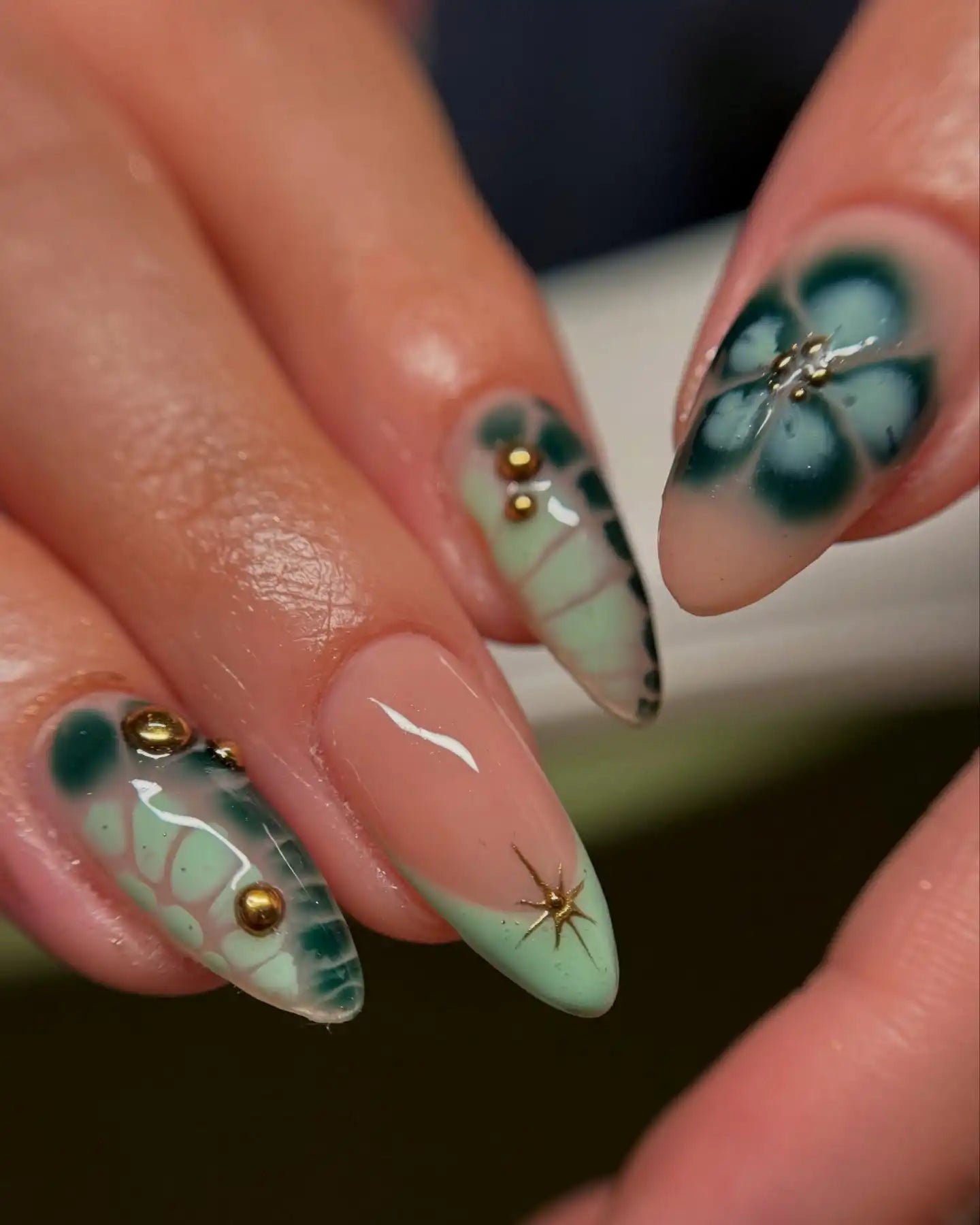 Handmade Floral and Green Gradient Design Press on Nails with Gold Accents B81