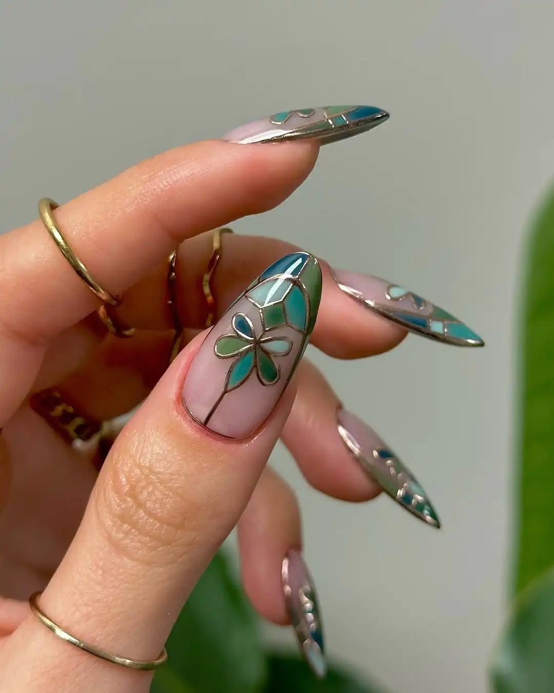Handmade Green Floral Stained Glass Garden Nature Art Elegant Press on Nails E27