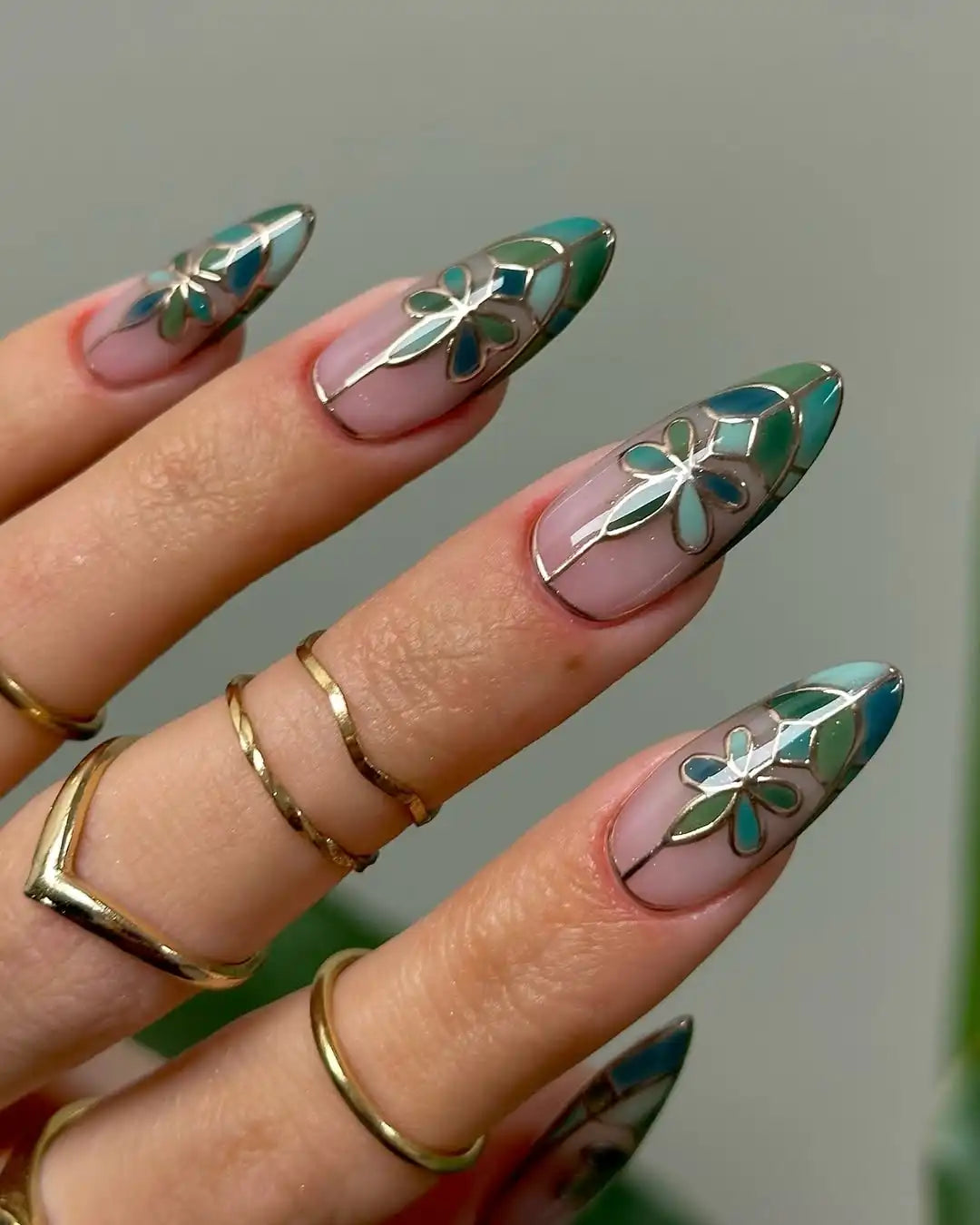 Handmade Green Floral Stained Glass Garden Nature Art Elegant Press on Nails E27