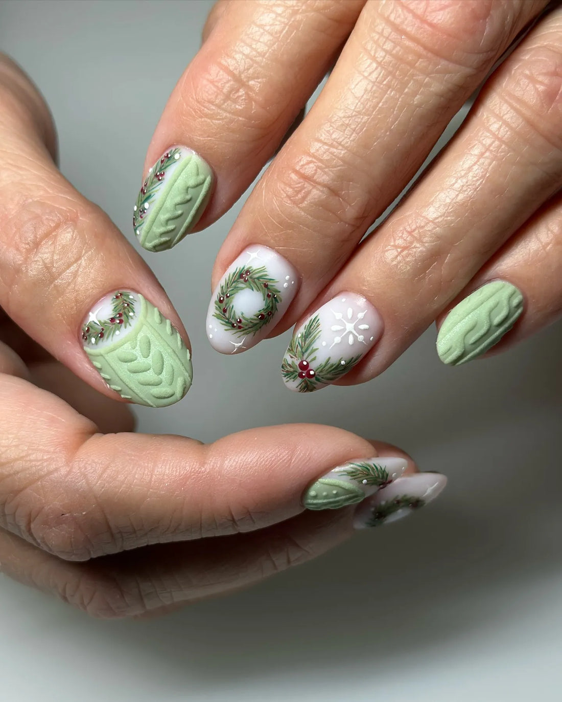 Handmade Green Sweater Knit Wreath Snowflake Winter Art Press on Nails D24