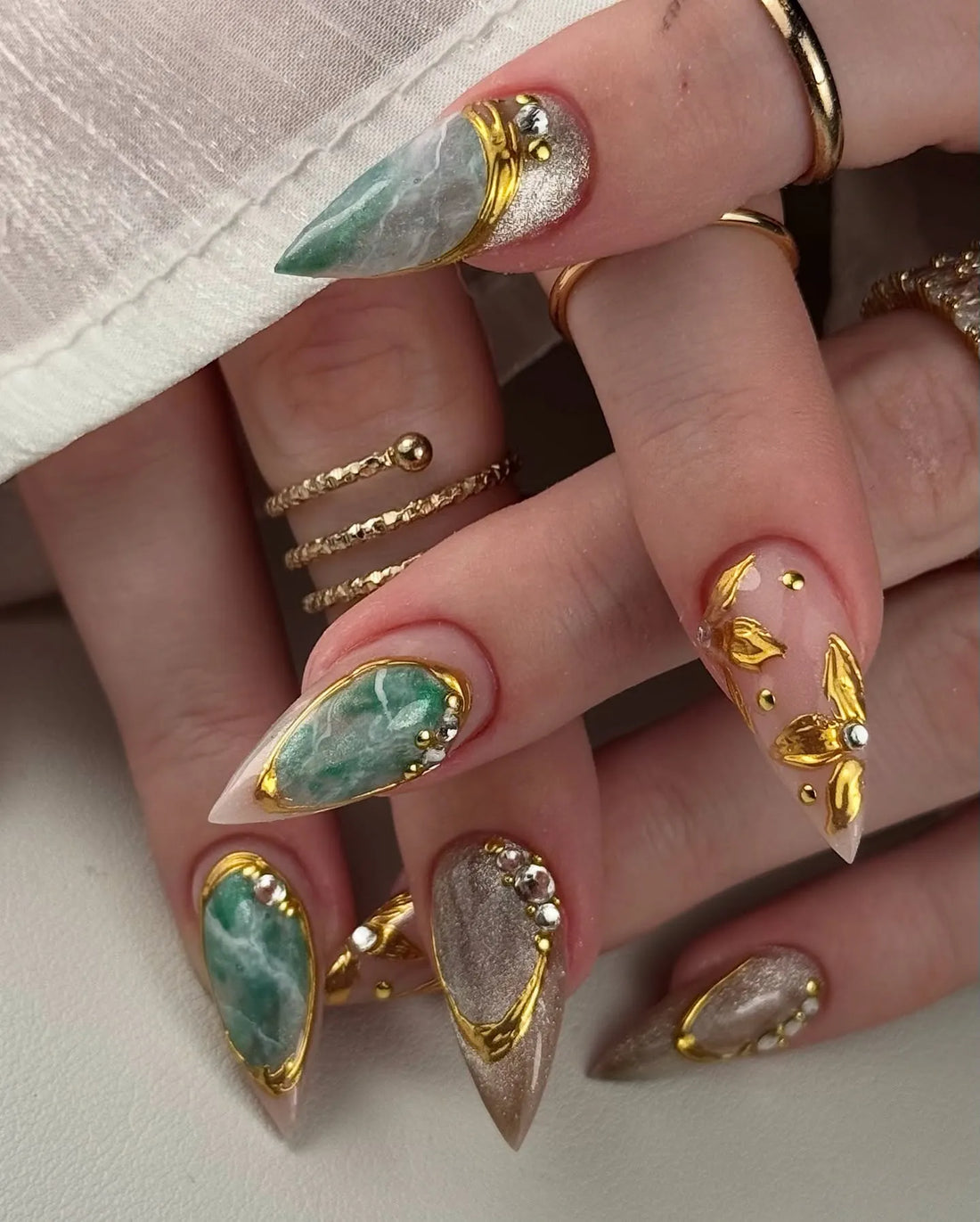 Handmade Luxurious Gold Frame Green Marble Gemstone Floral Accent Press on Nails G50