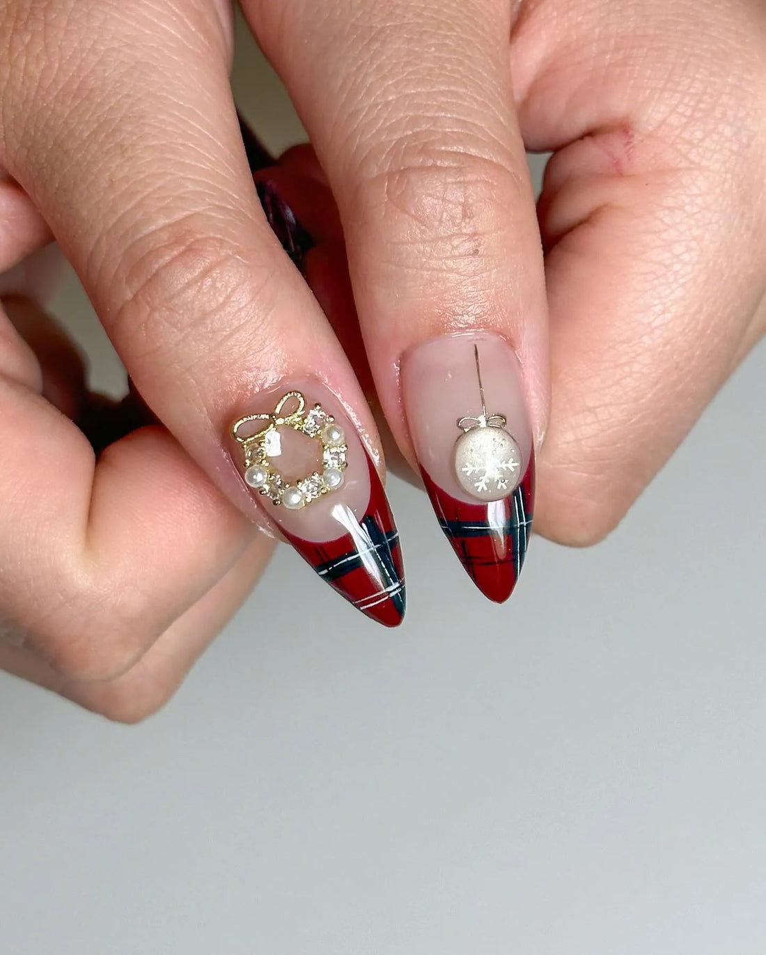 Handmade Red Green Gold Charm Cherry Pearl Christmas Press on Nails Q02