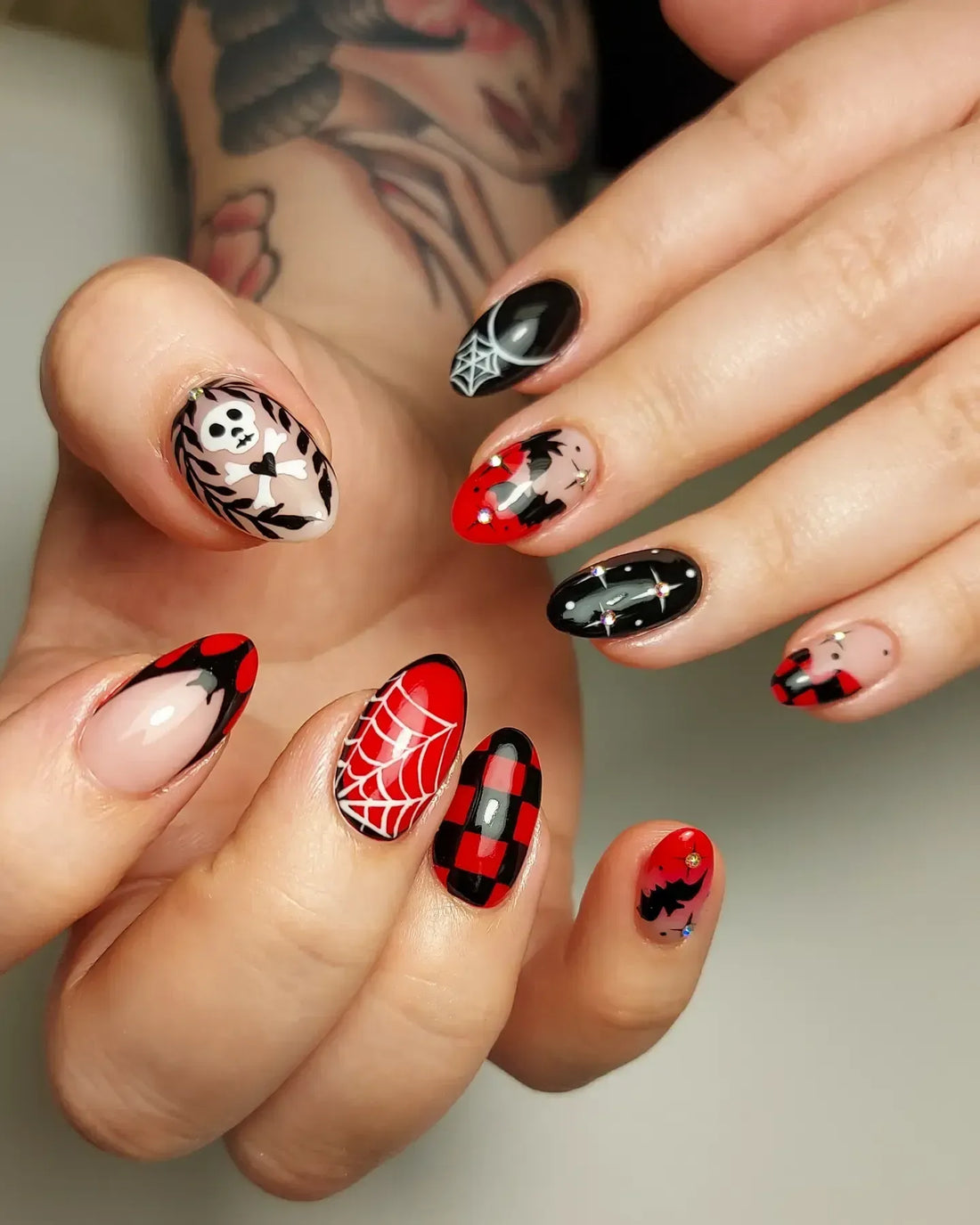 Handmade Red Black Buffalo Plaid Skull Bones Spiderweb Bat French Press on Nails QF0