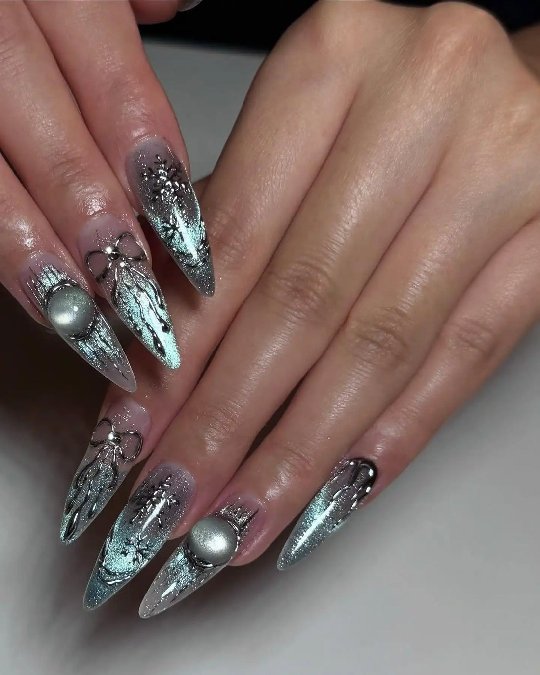 Handmade Silver Bow Pearl Snowflake Ice Queen Winter Press on Nails Y19