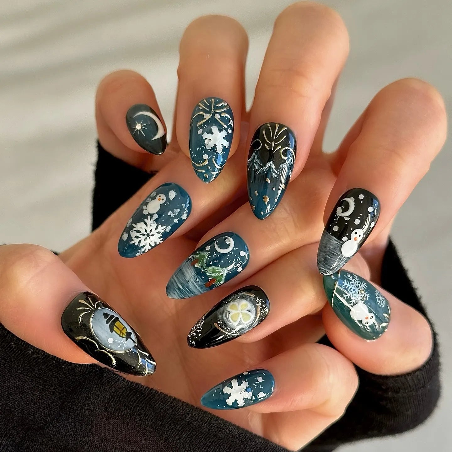 Handmade Snowy Winter Night Dark Blue Snowman Holly Press on Nails R54