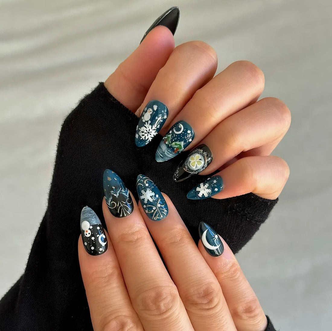 Handmade Snowy Winter Night Dark Blue Snowman Holly Press on Nails R54