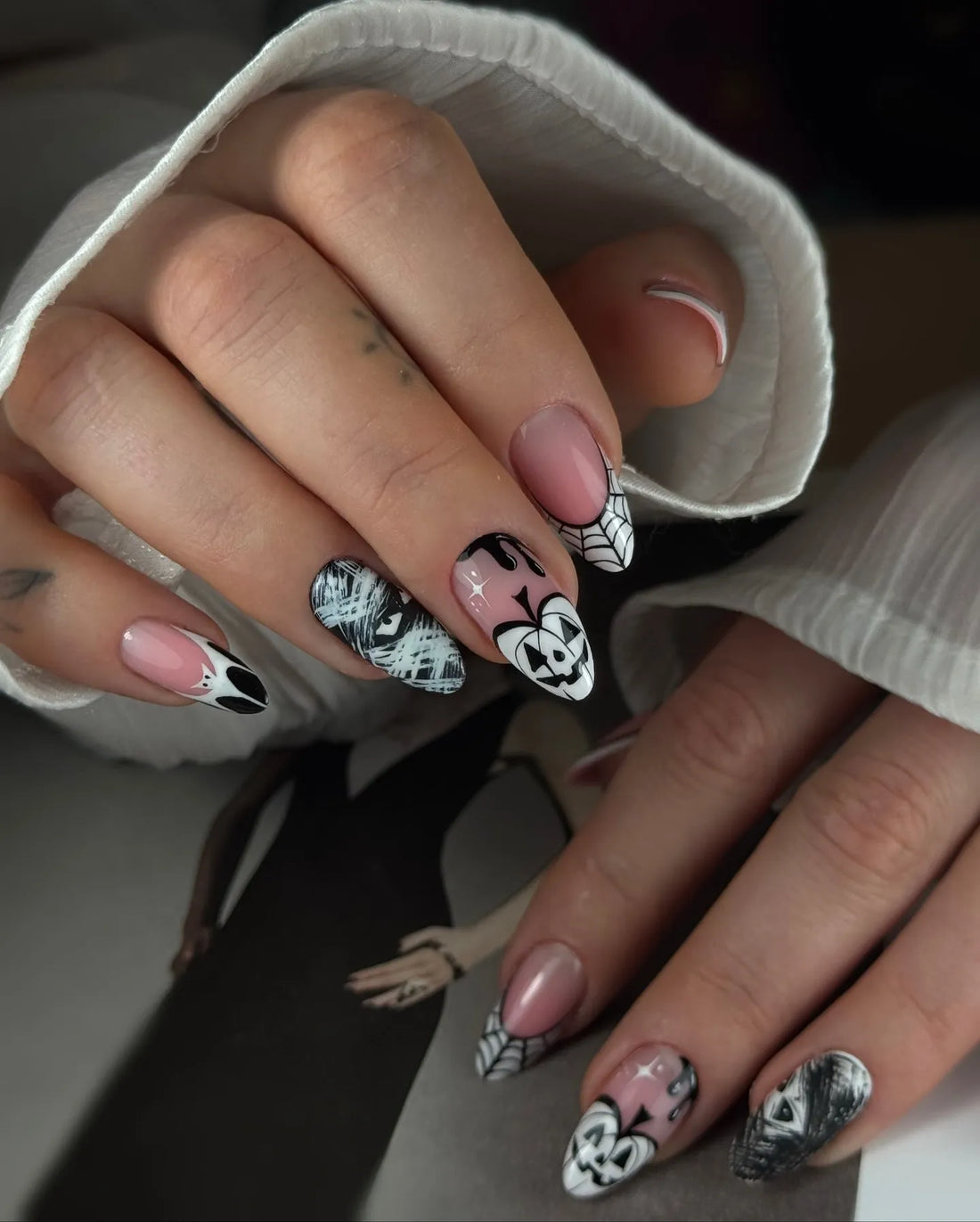 Handmade Spooky Halloween Black and White Pumpkin Mummy Bat Fake Nails PT5