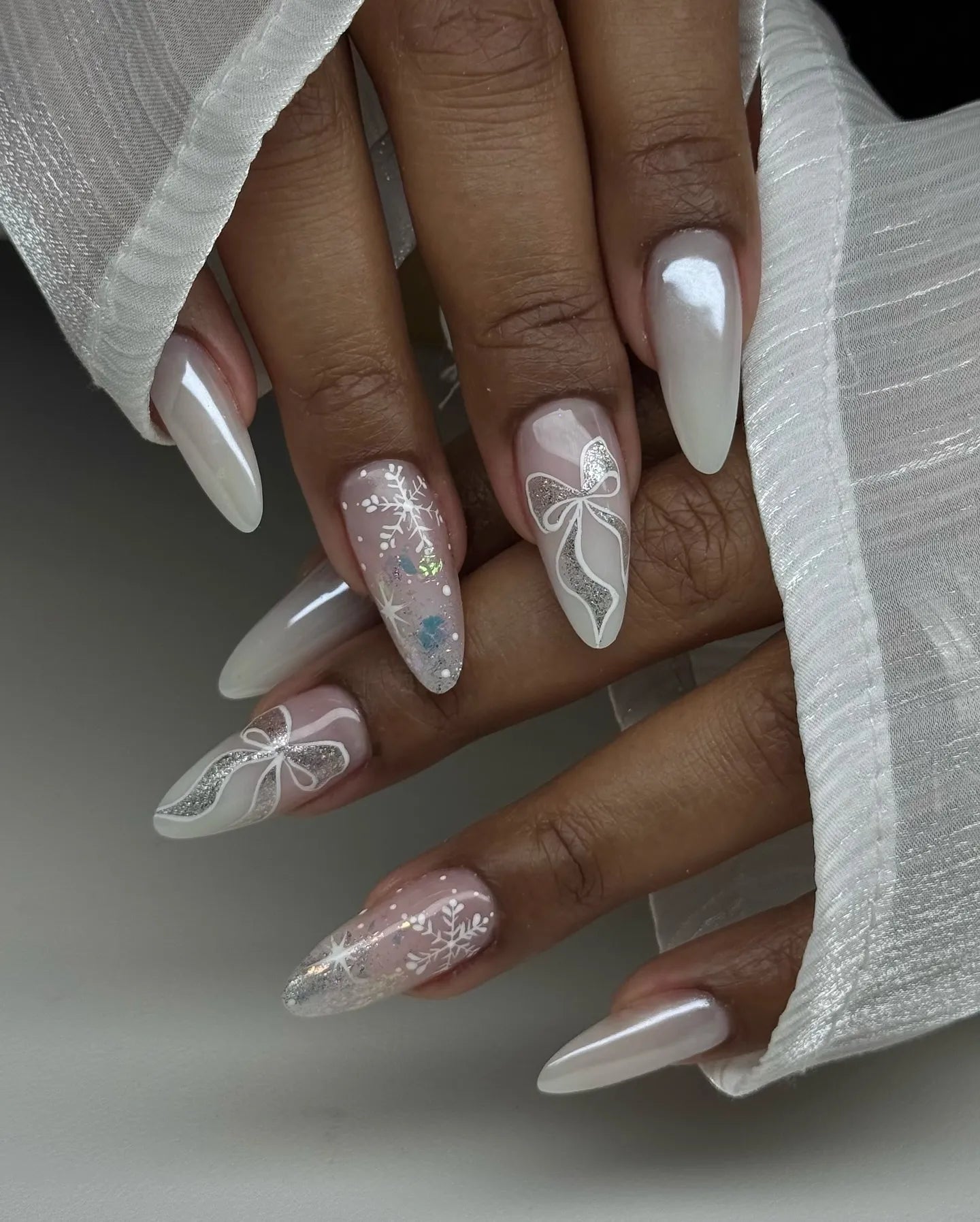 Handmade White Silver Pearl Snowflake Bow Winter Press on Nails U76