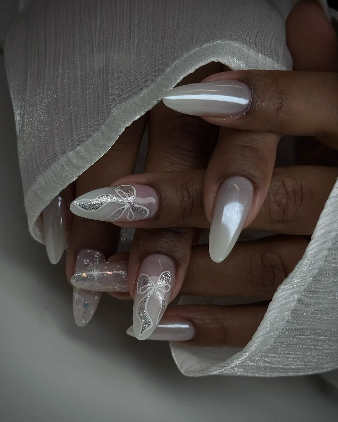 Handmade White Silver Pearl Snowflake Bow Winter Press on Nails U76