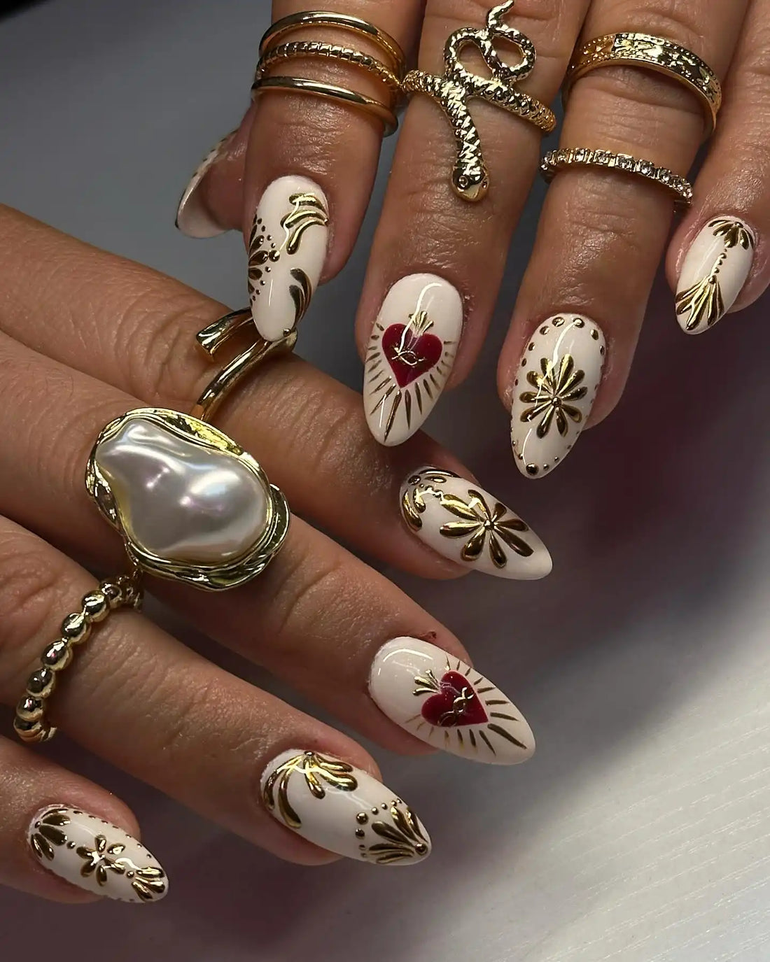 Handmade White and Gold Sacred Heart Floral Press on Nails W73