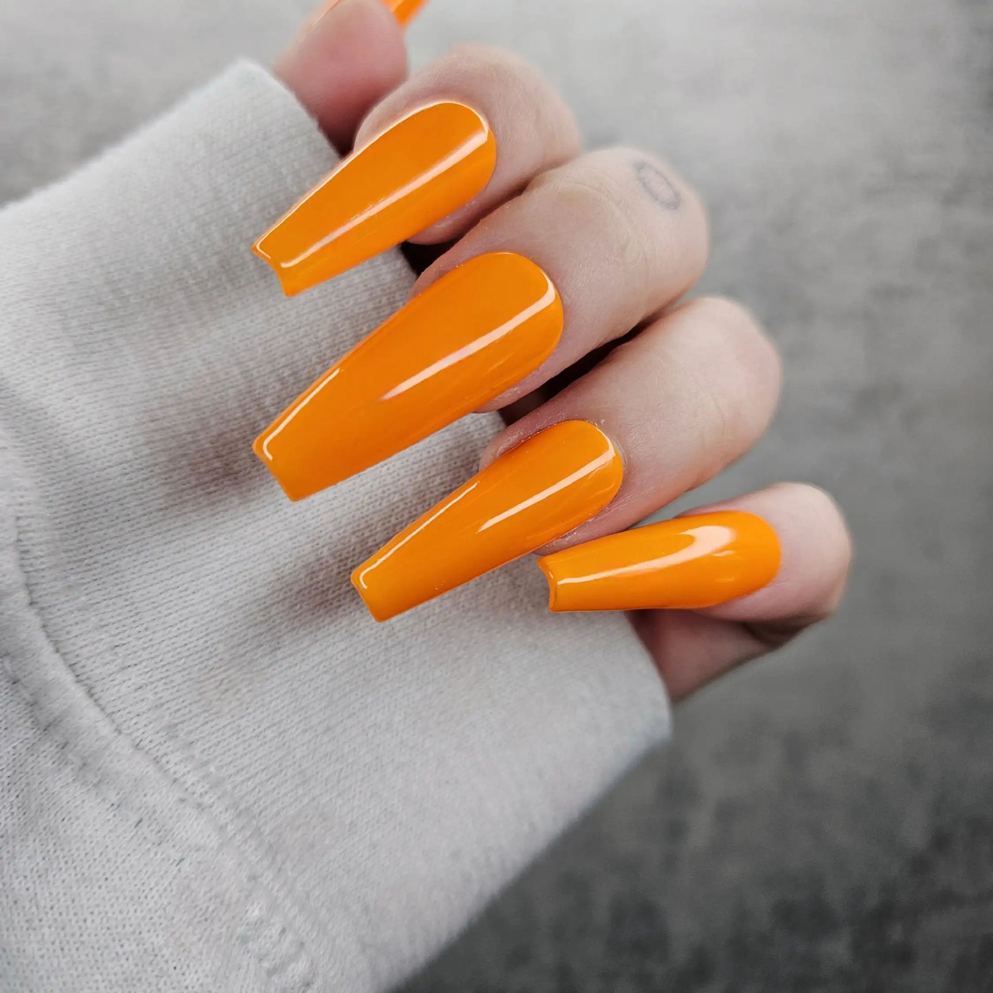 Light Orange Glossy Handmade Press on Nails - Simple Color Reusable Fingernails