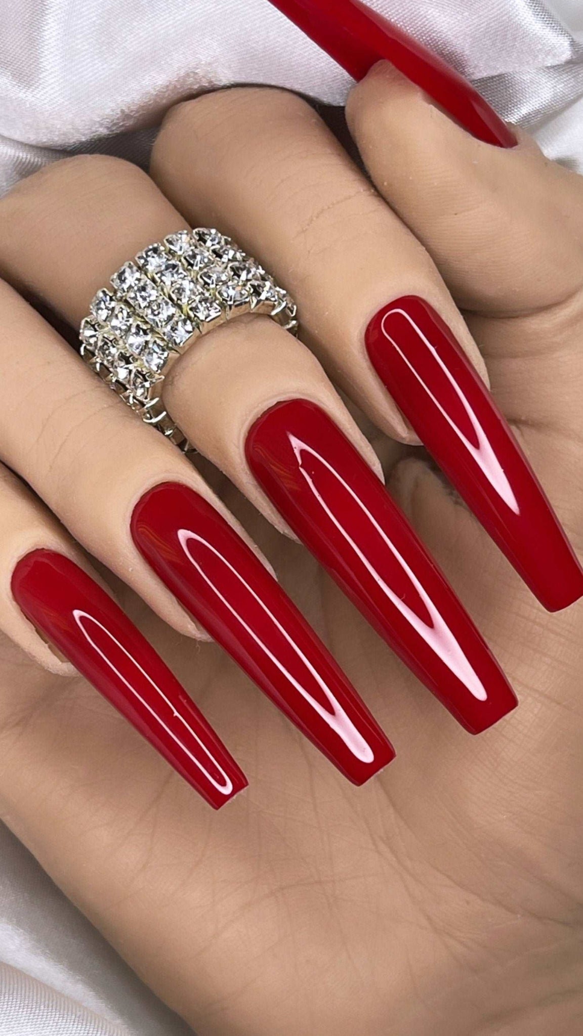 Luxurious Classic Red Nails - Custom Handmade Gel Fake Nail