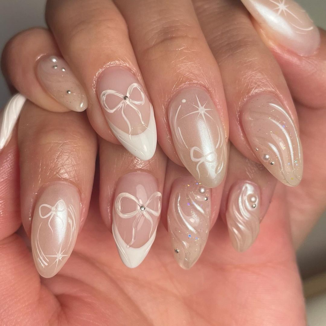 Bow Seashell Pearl Press on Nails - Elegant Pink and White Design.